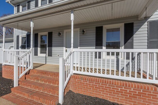 Building Photo - 35 Fox Run Ln
