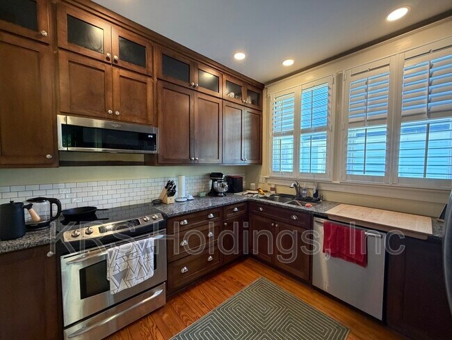 Building Photo - 622 S Armistead Ave