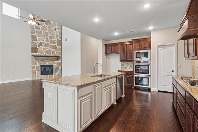 Building Photo - 1702 Veneto Dr