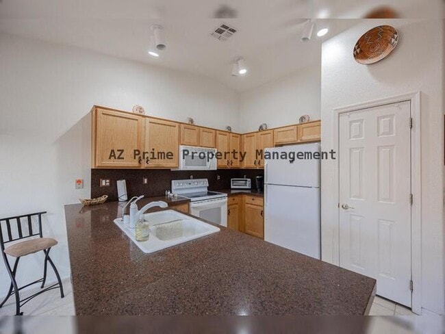 Building Photo - 3431 E Torrey Pines Ln