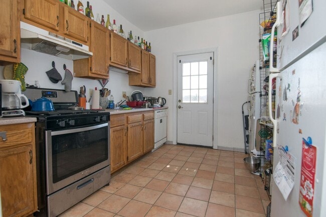 Building Photo - 33 Egremont Rd