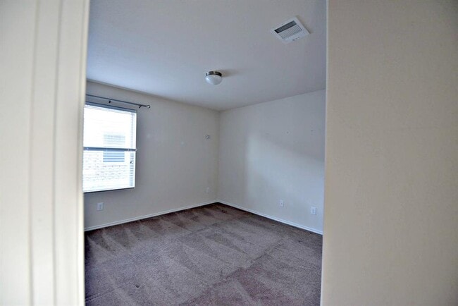 Building Photo - 644 Heritage Grove Rd