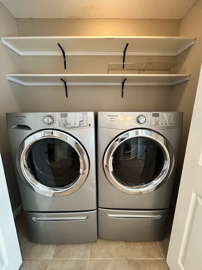 Building Photo - $500.00 OFF JANUARY RENT!! Soddy Daisy Oasis! 3 beds, 2.5 baths, huge garage & yard!