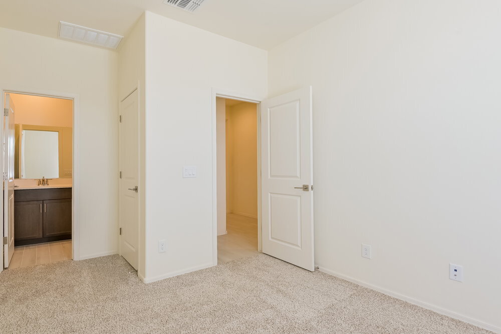 Building Photo - 12174 W Charismatic Dr