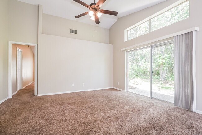 Building Photo - 13720 Meadowpark Ave