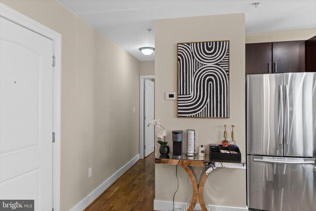 Building Photo - 417 18th St NE