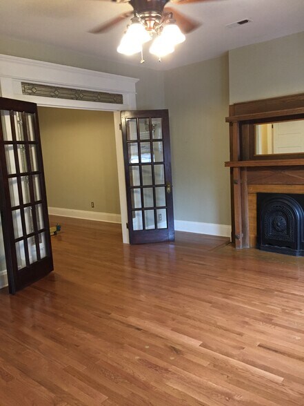 Living room - 1145 Jaeger St