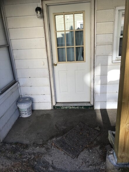 Building Photo - 53 Tingley St