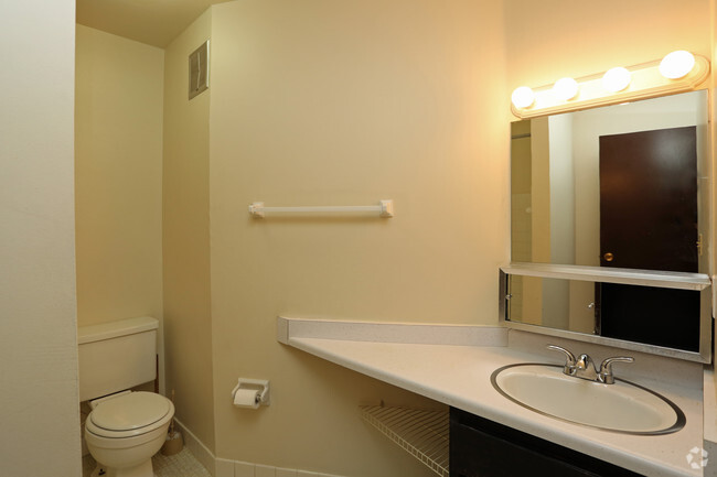Bathroom - Maple Run
