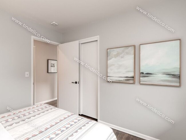 Building Photo - Spacious Mid-Century Modern Home in Counci...