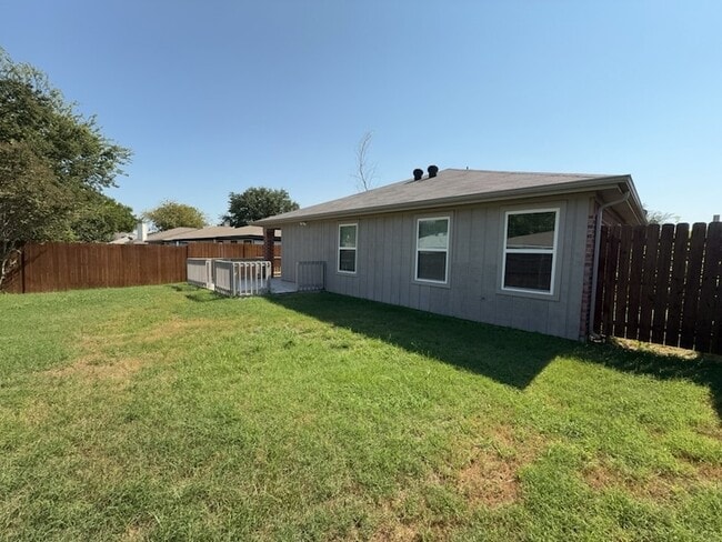 Building Photo - 5728 Shady Springs Trail