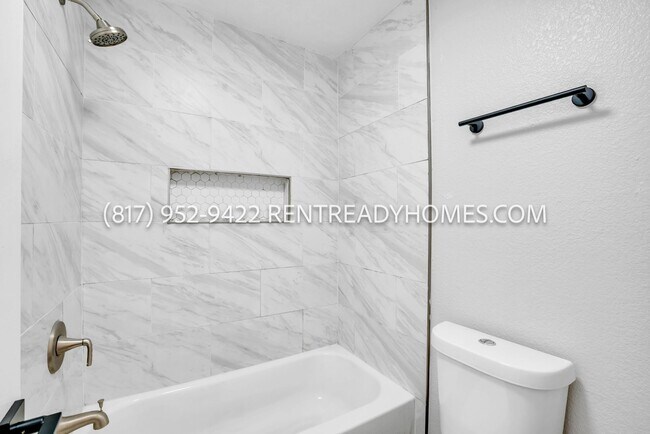 Building Photo - 1508 Pine Ln