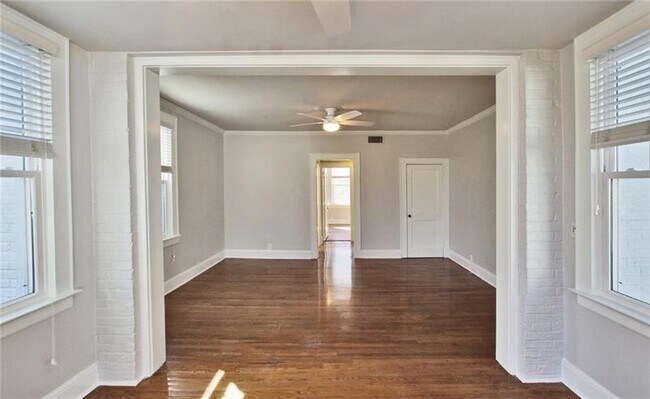 Building Photo - 425 10th St NE