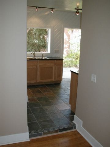 Building Photo - 933 E Front St