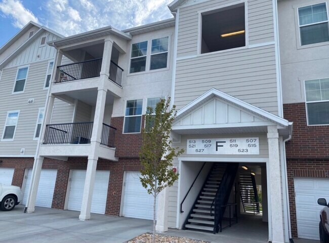 Building Photo - 523 N 310 W