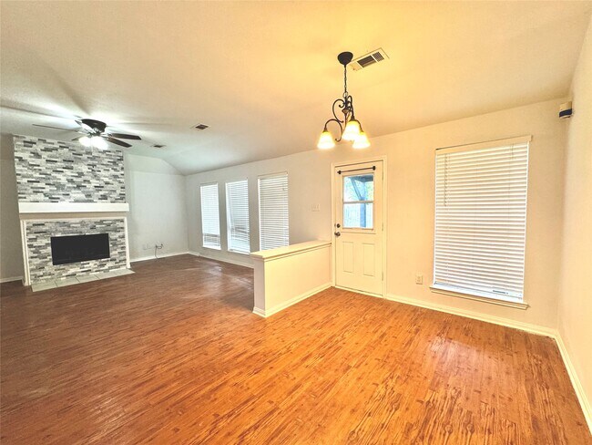 Building Photo - 3002 Summerfield Ridge Ct