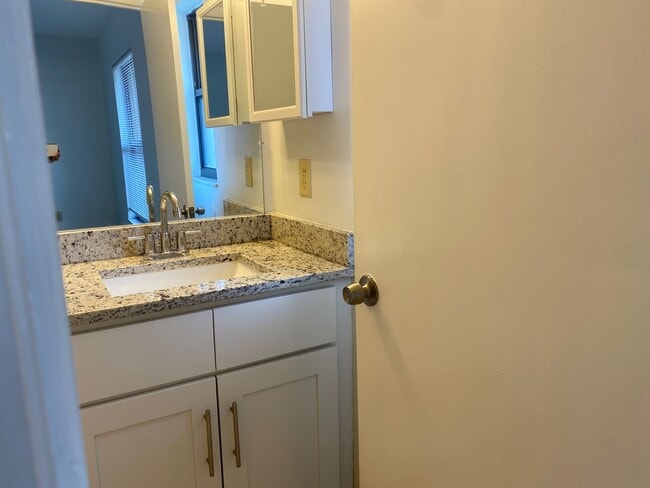 Building Photo - Winter Garden 2 Bedroom 2 Bath home