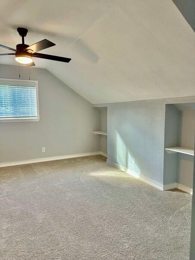 Building Photo - 10615 Piping Rock Ln
