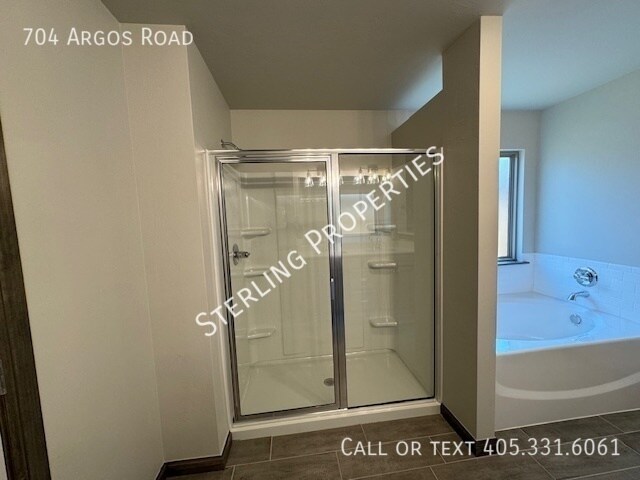 Building Photo - 704 Argos Rd