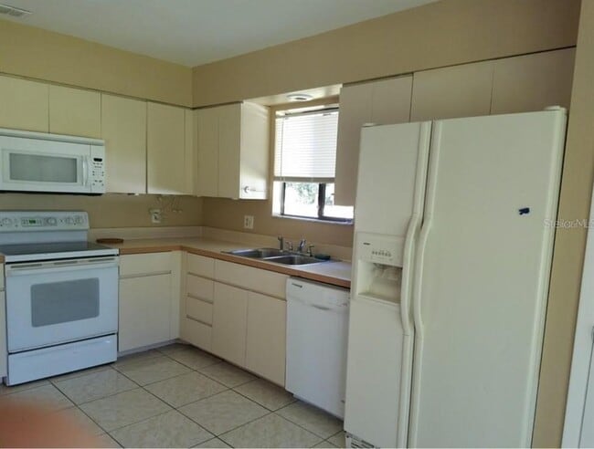 Building Photo - 3546 Acorn St