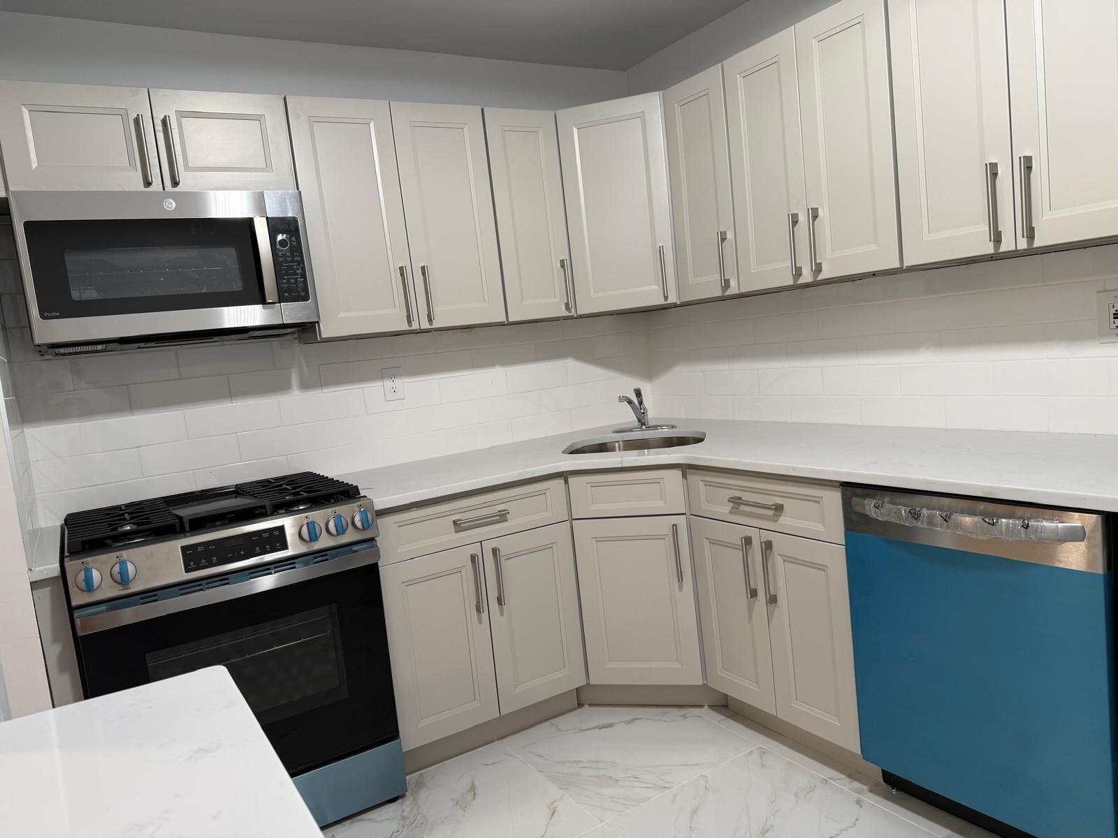 Building Photo - 11031 72nd Dr