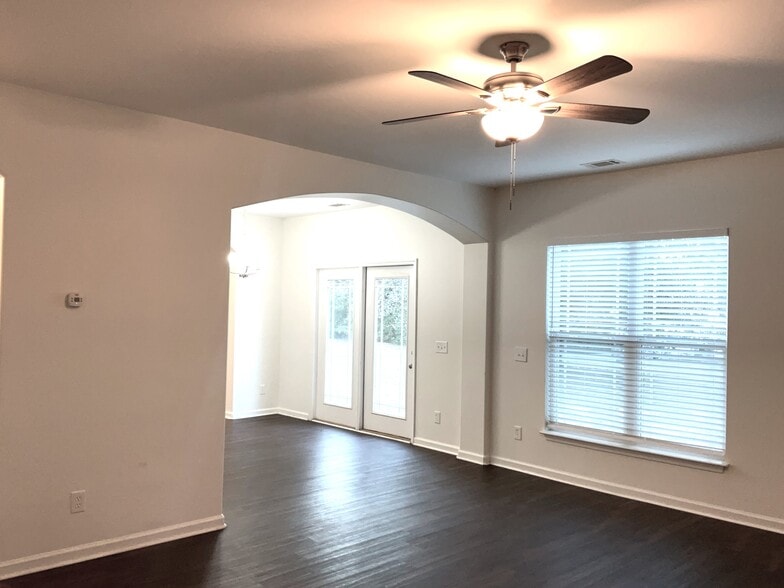 Building Photo - 51 Sago Palm Dr