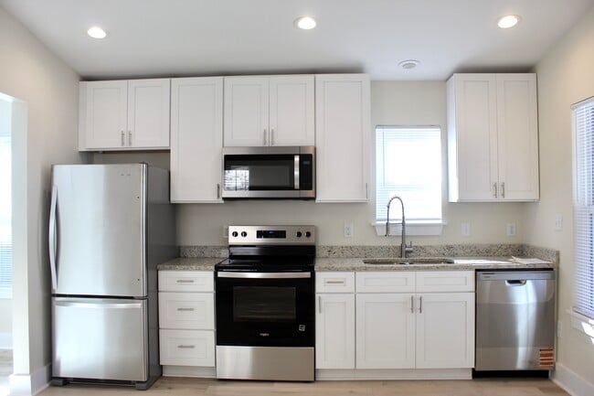 Building Photo - 215 Gores Row