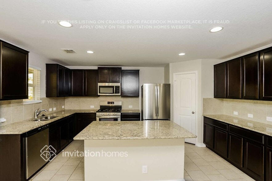 Building Photo - 9203 Savoy Sands