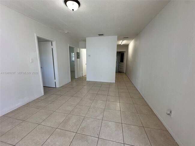 Building Photo - 148 NW 14th Way