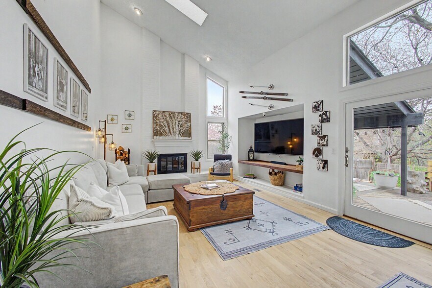 Building Photo - 7554 S Cook Way