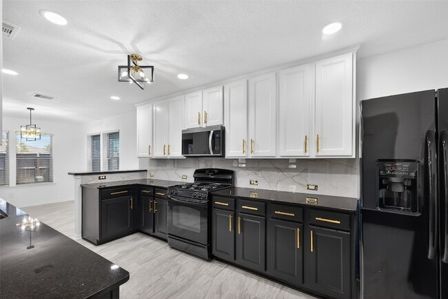 Building Photo - 15807 Sonoma Park Dr