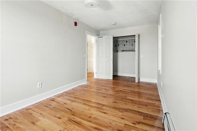 Building Photo - 108 Spruce St