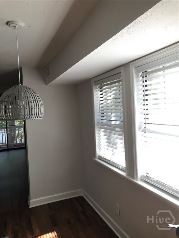 Building Photo - 210 Appleby Dr