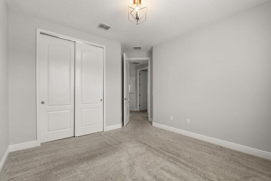 Building Photo - 14085 Alafaya Oak Bnd