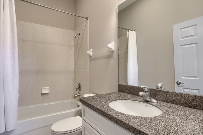 Building Photo - 4625 Overlook Dr NE