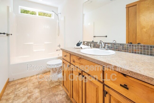 Building Photo - 20269 Knightsbridge Pl
