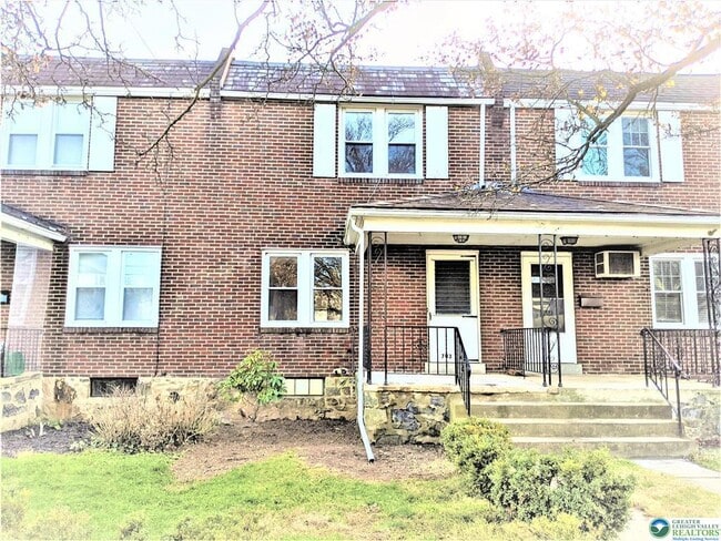 Primary Photo - 703 Spring St
