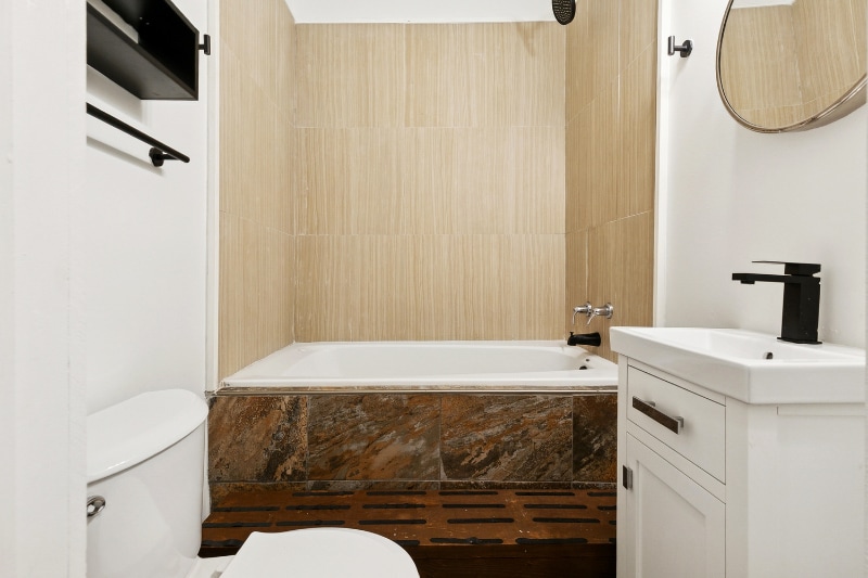 Building Photo - 1831 St Ann St.