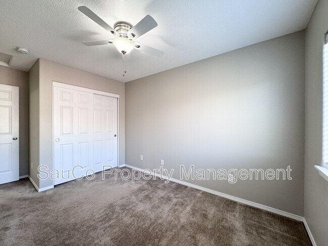 Building Photo - 3491 SE Pepperwood Way