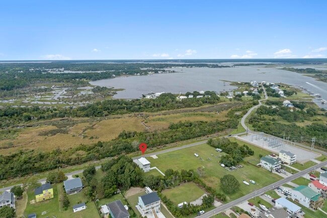 Building Photo - 184 Grandview Dr