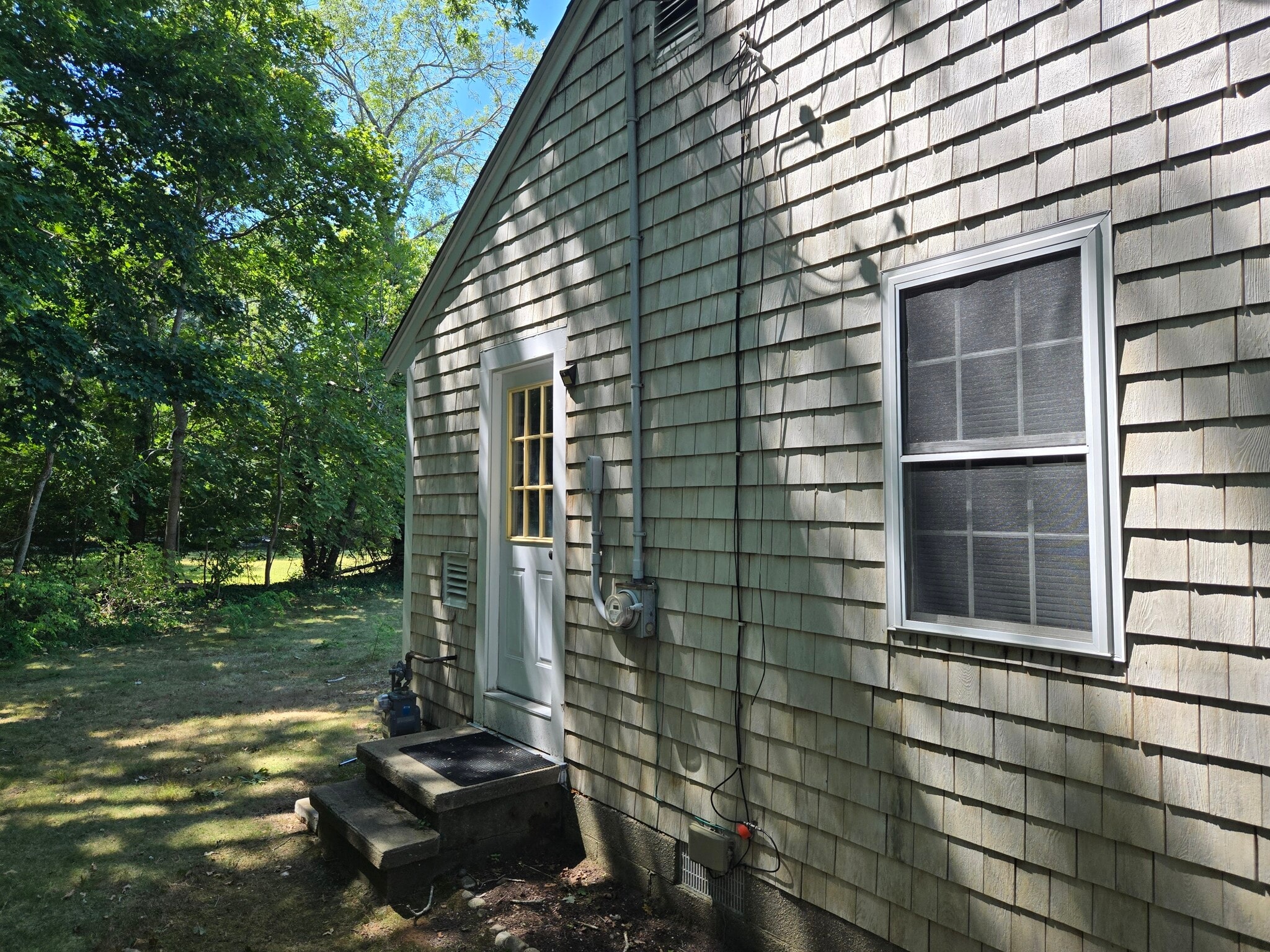 Building Photo - 13 Winslow Rd Rear