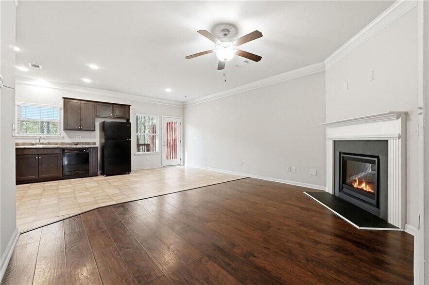 Building Photo - 331 Turtle Creek Dr