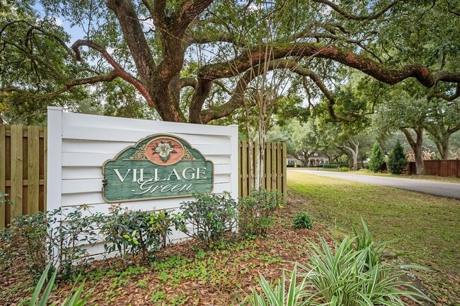 Building Photo - 11750 Village Green Dr