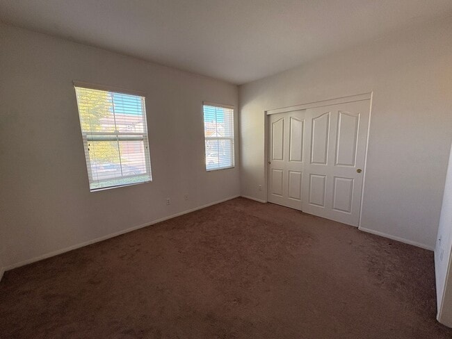 Building Photo - EASTVALE GREAT NEIGHBORHOOD- 4+2.5 EXECUTIVE HOME, QUIET NEIGHBORHOOD - AVAILABLE NOW!!! ONLY 2 C...
