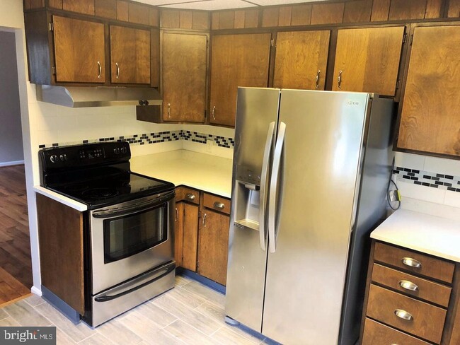 Building Photo - Clendinnen Dr