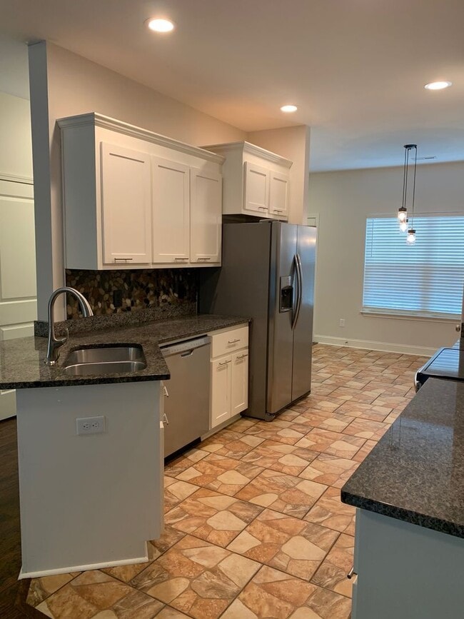 Building Photo - This beautifully 1 small Pet friendly 3 be...