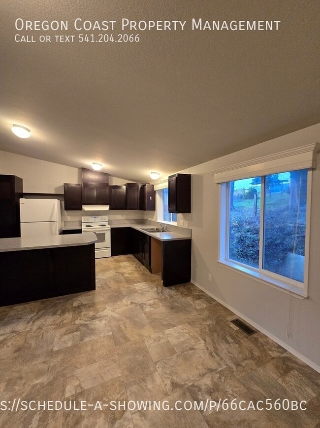 Building Photo - 15 N Hillside Dr