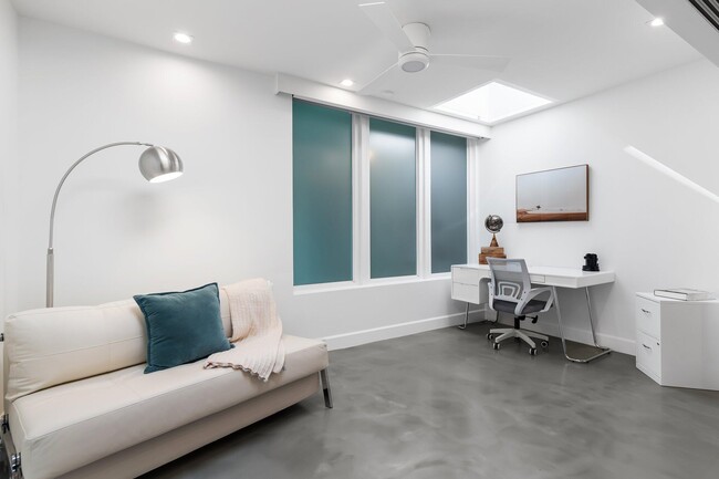 Building Photo - 2155 S Ocean Blvd