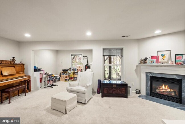 Building Photo - 12922 Starters Ln