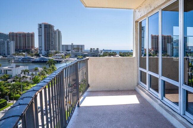 Building Photo - 2500 E Las Olas Blvd